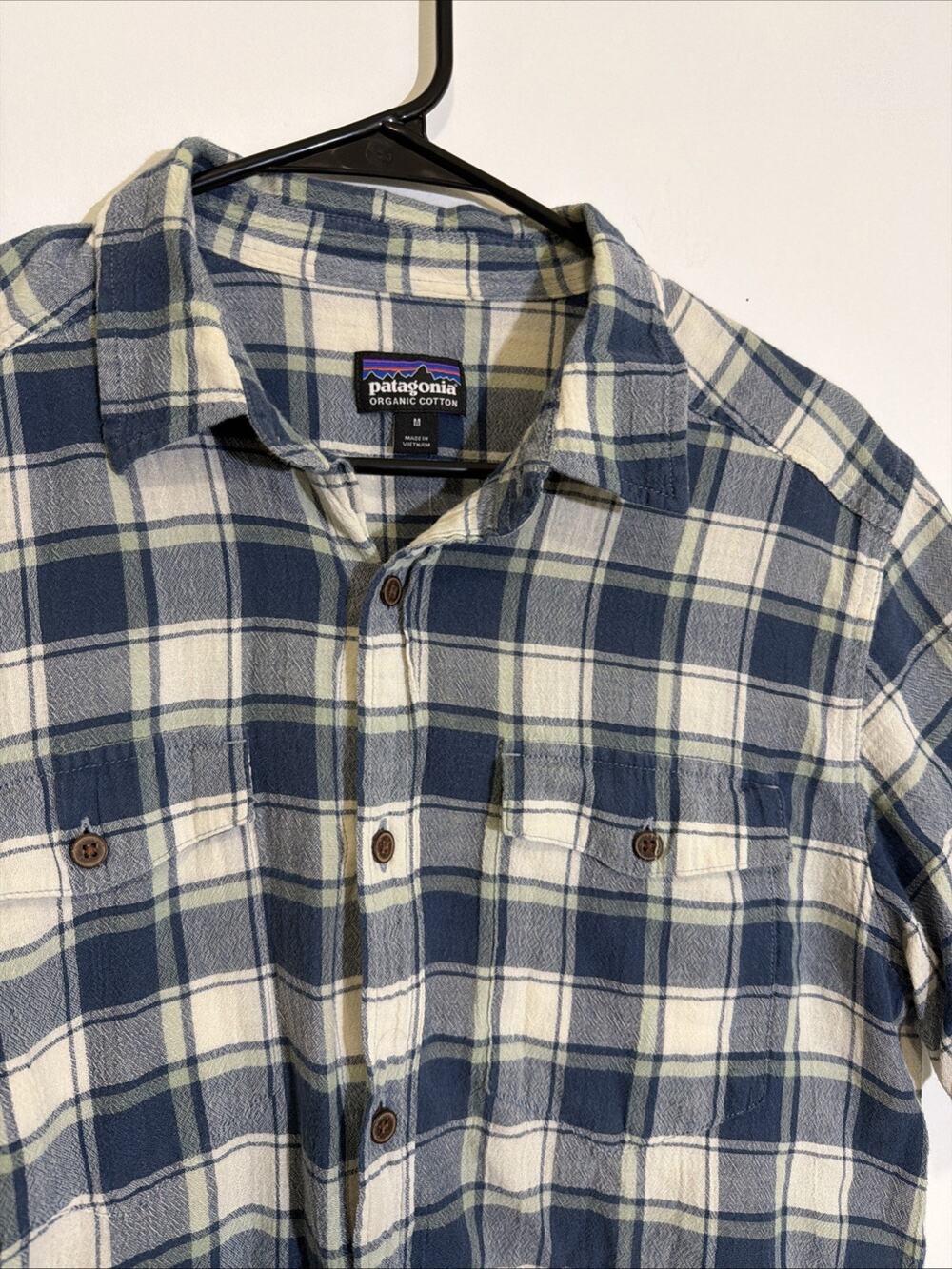 Patagonia Plaid button up shirt Mens Medium 100% organic cotton Blue White